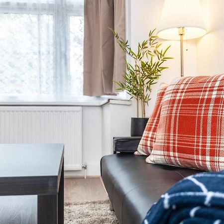 Autonomous 2 Bdr Apartment With Garden And Parking Енфийлд Екстериор снимка